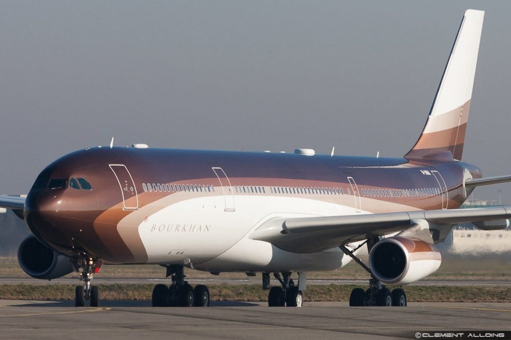 Usmanov Privatjet Airbus A340 M-IABU