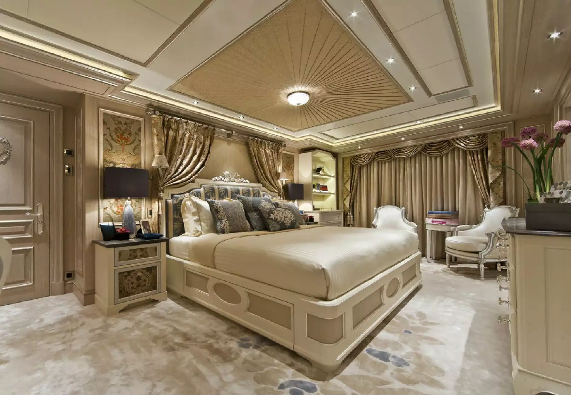 Intérieur du yacht Lurssen EYE