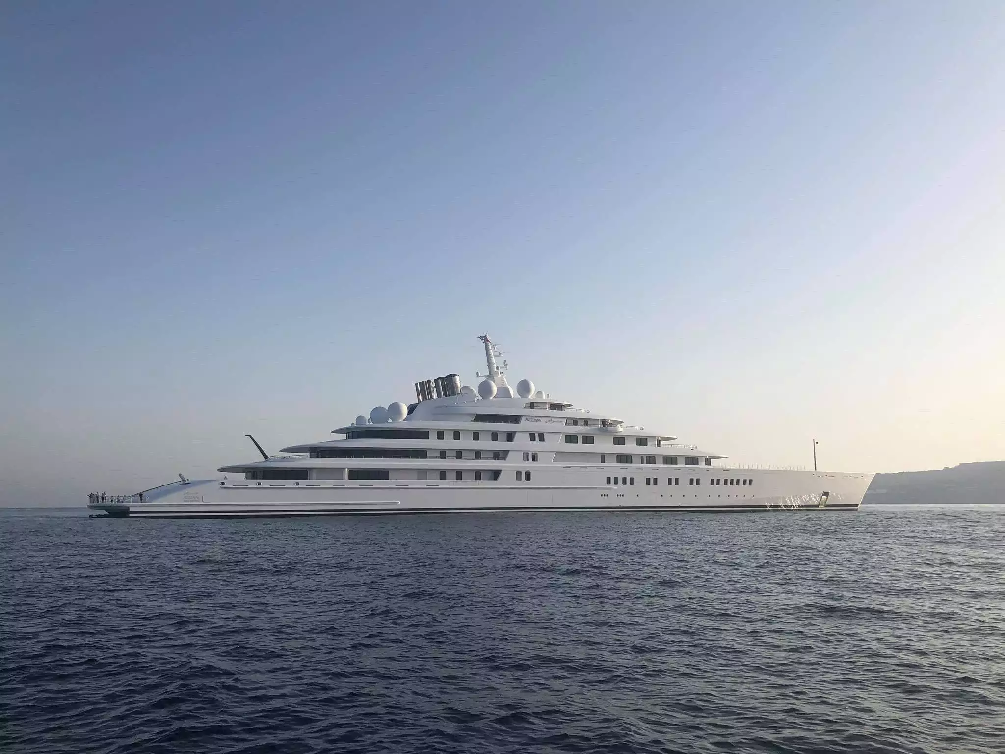 yate Azzam – Lurssen – 2013 – Emir de Abu Dhabi