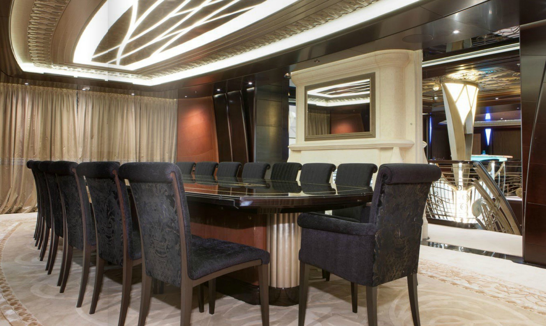 Intérieur du yacht Whisper