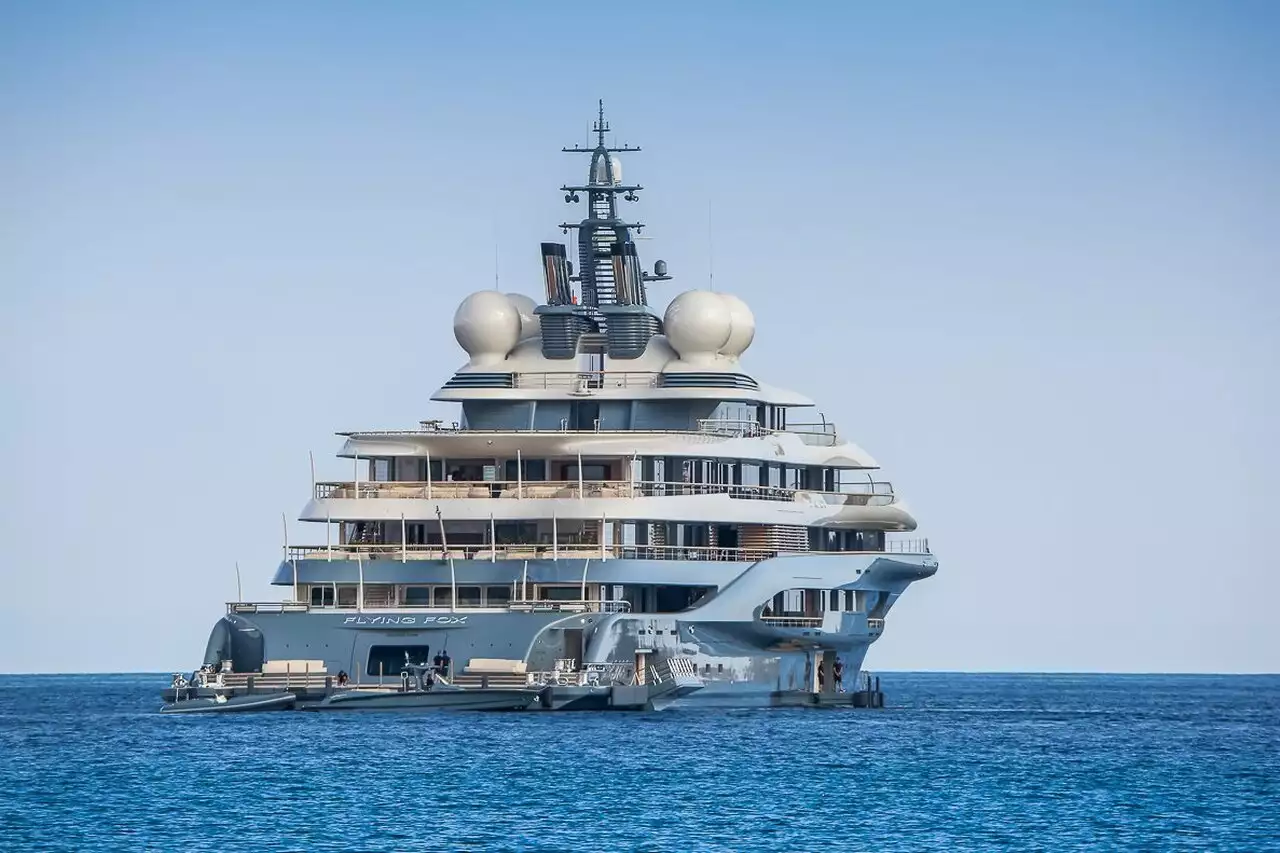 yacht FLYING FOX • Lurssen • 2019 • Propriétaire Dmitry Kamenshchik