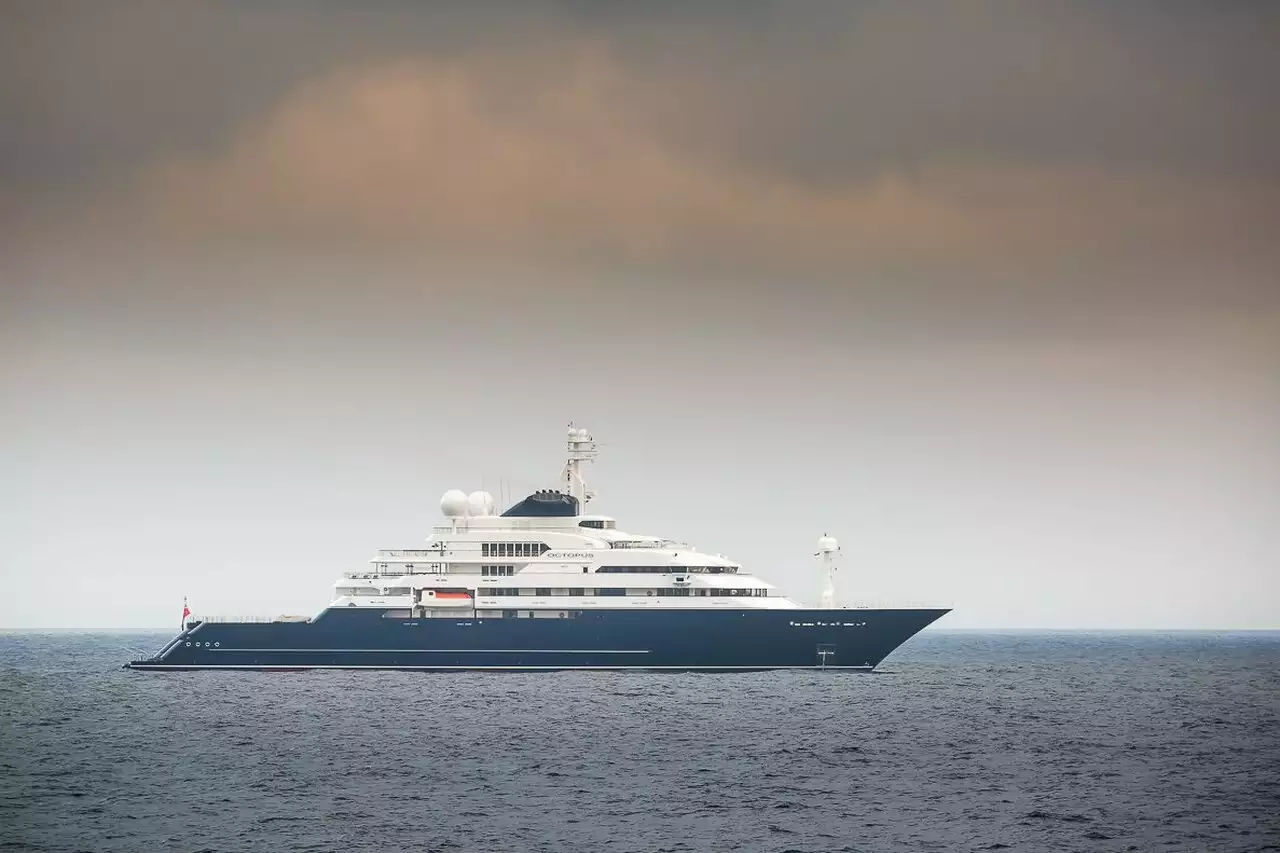 Iate OCTOPUS • Lurssen • 2003 • Proprietário Roger Samuelsson • construído para Paul Allen 