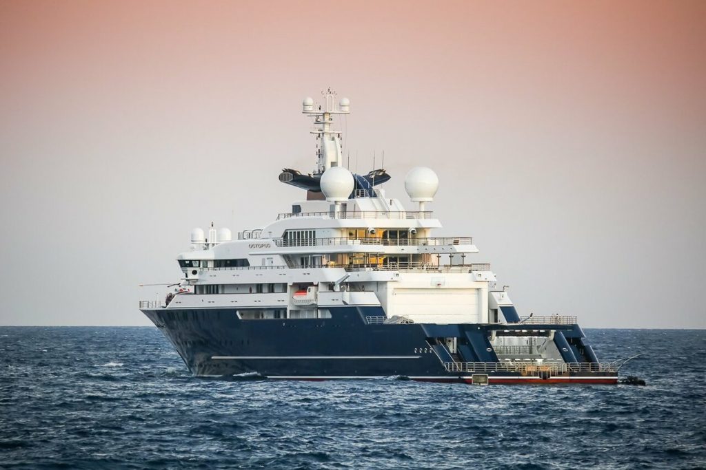 yacht Octopus  - 126,2m - Lurssen - propriétaire Roger Samuelsson