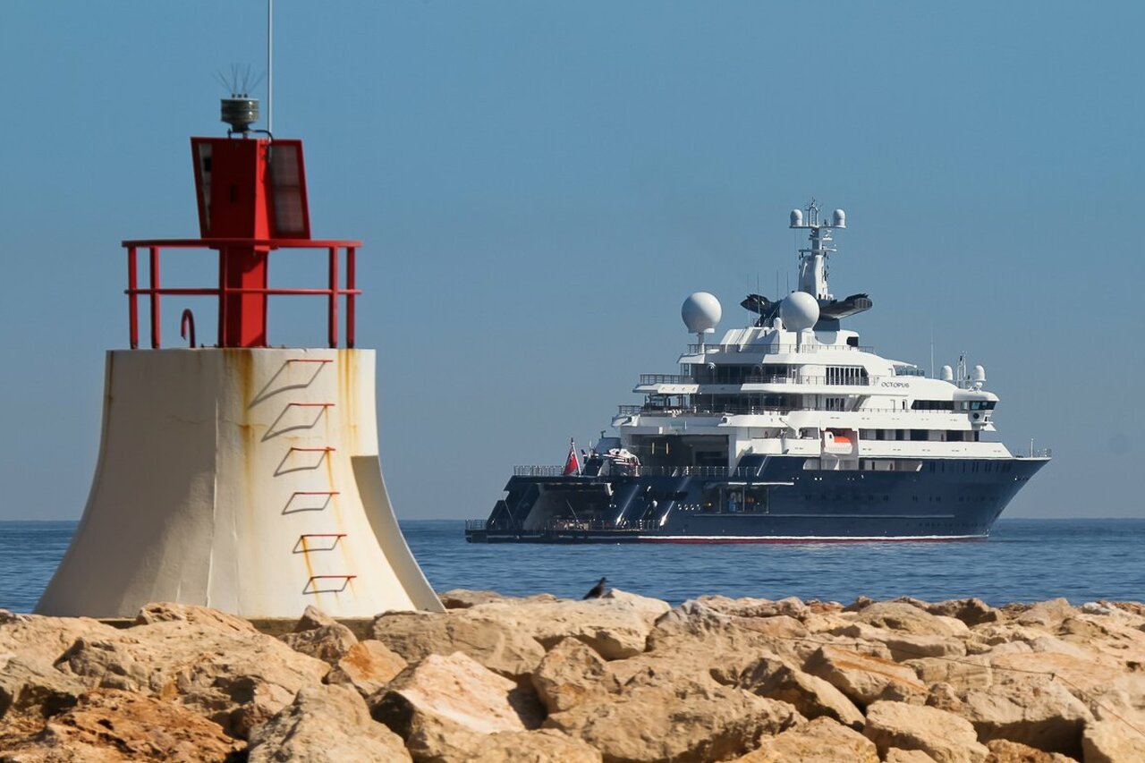 OCTOPUS Yacht • Lurssen • 2003 • Propriétaire Roger Samuelsson • construit pour Paul Allen 