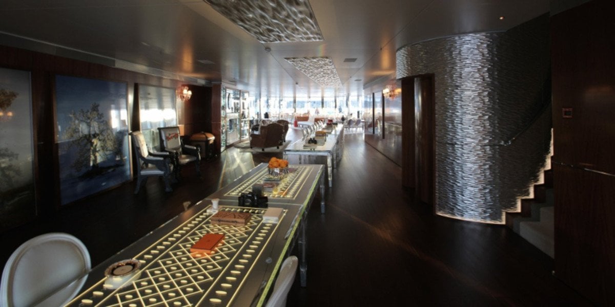 Voile Yacht A intérieur