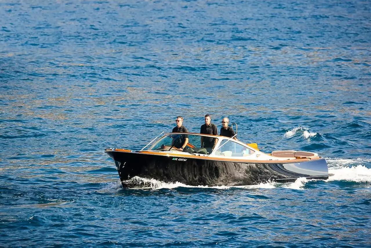 Tender To Kismet yacht (Talaria Runabout 29) – 9,73m – Hinckley