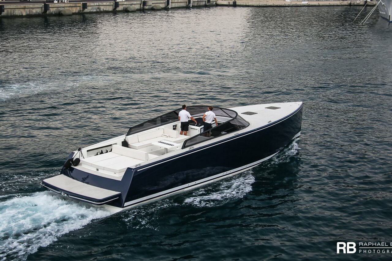 Tender To yacht Ulysses (VanDutch 40) – 12m – VanDutch