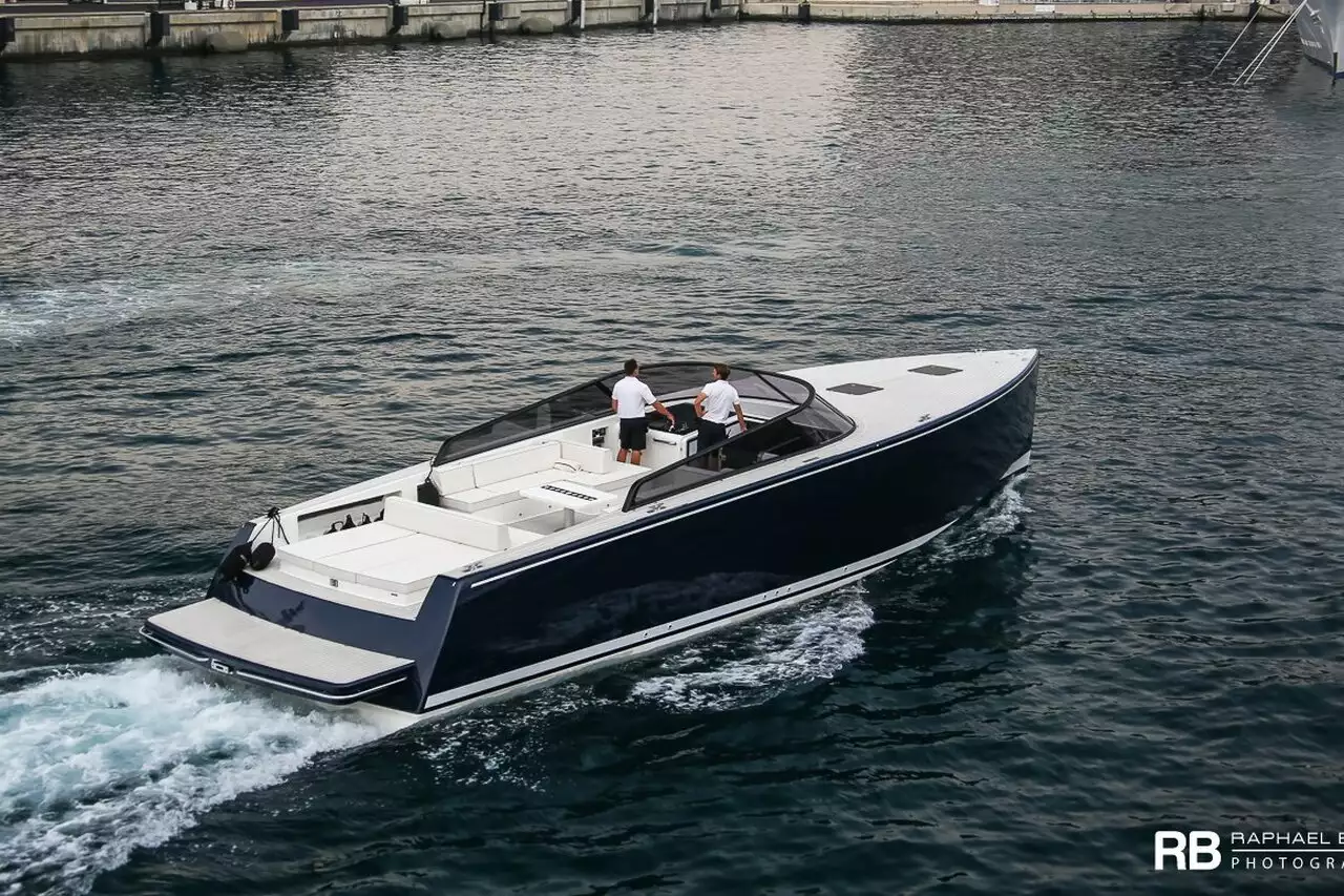 Tender To Yacht Ulysses (VanDutch 40) – 12m – VanDutch