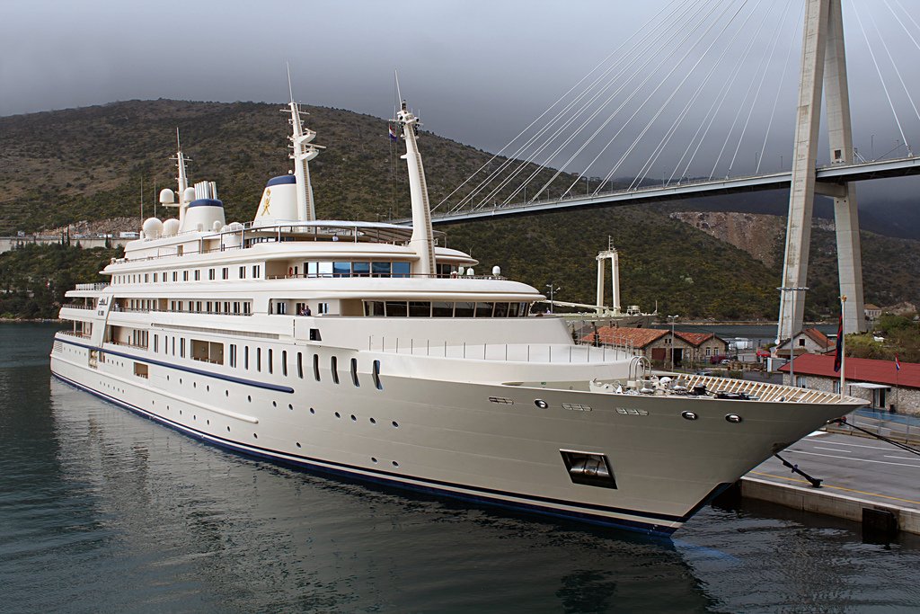 yacht of sultan of oman