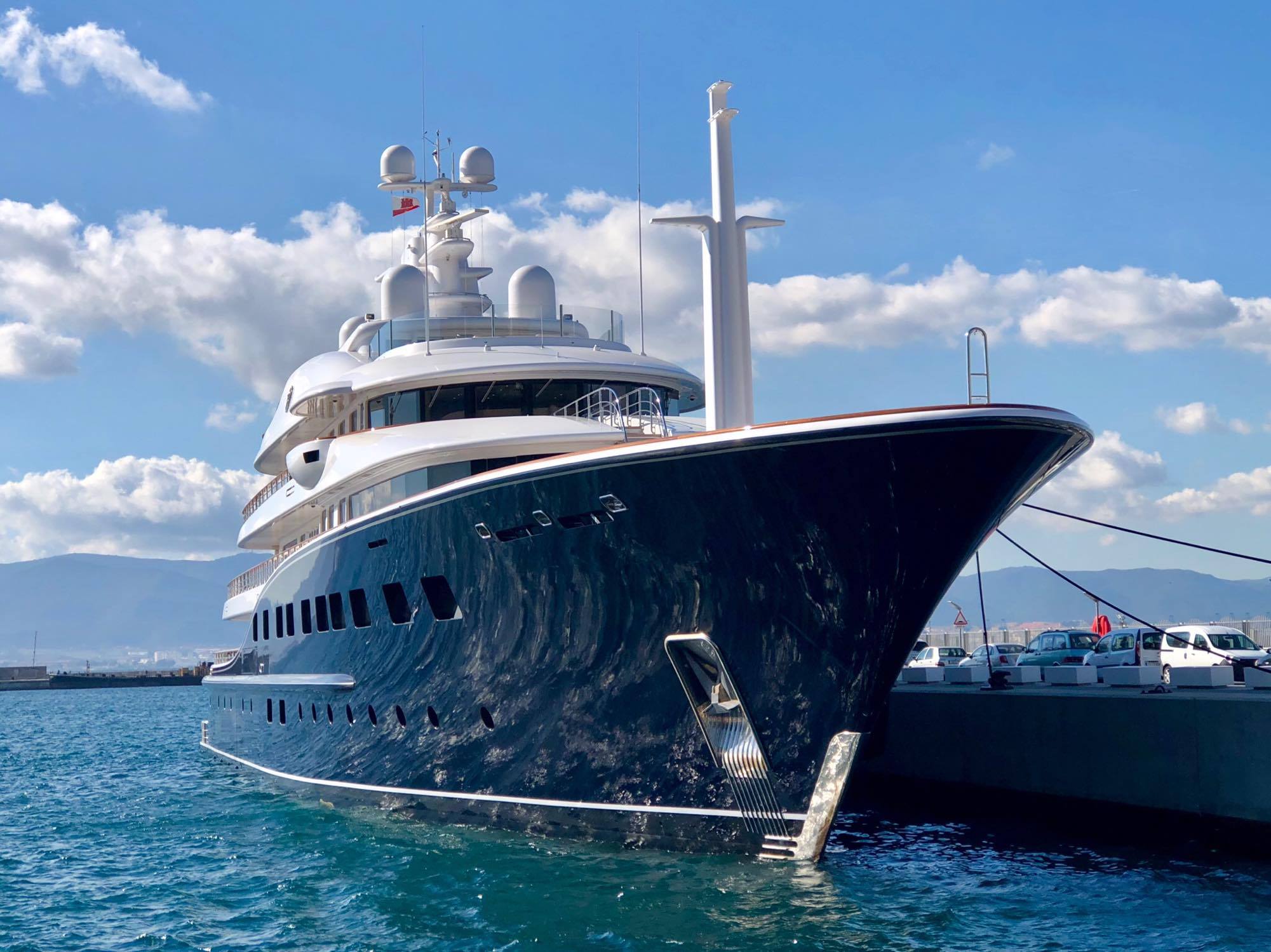 yacht 150 m