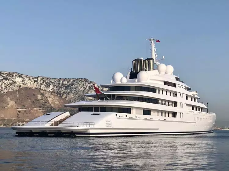 yate Azzam – Lurssen – 2013 – Emir de Abu Dhabi