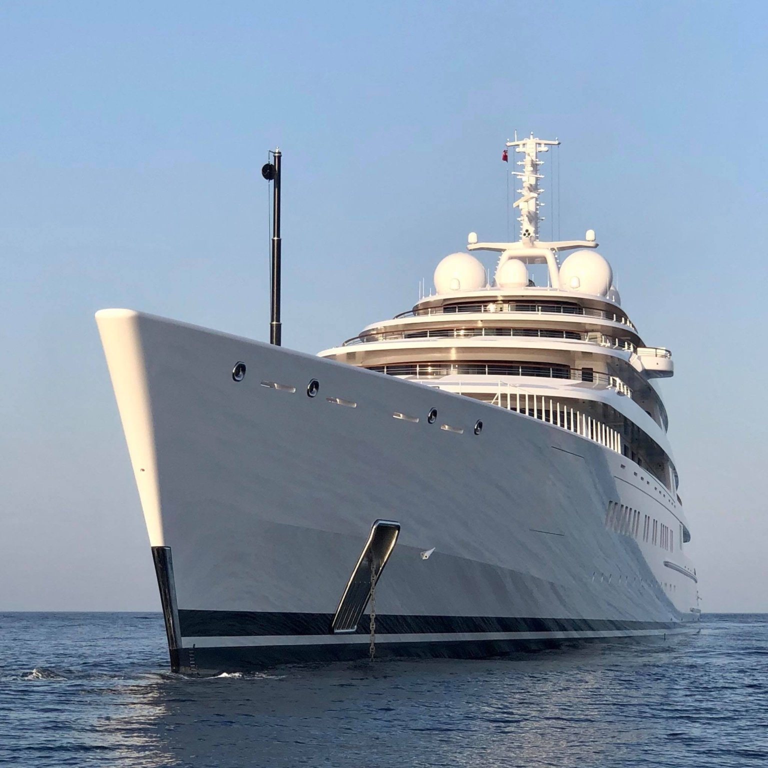 largest yacht azzam
