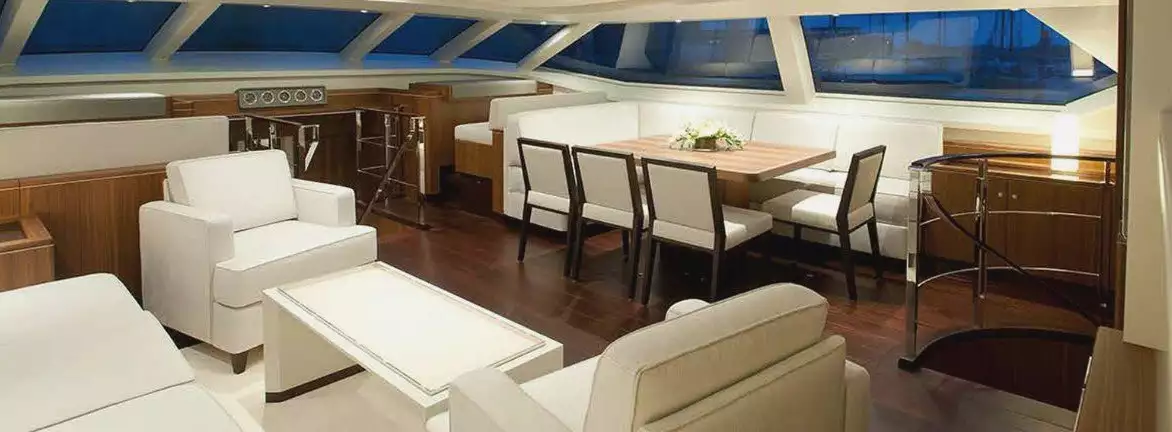 Intérieur du yacht Papillon bleu