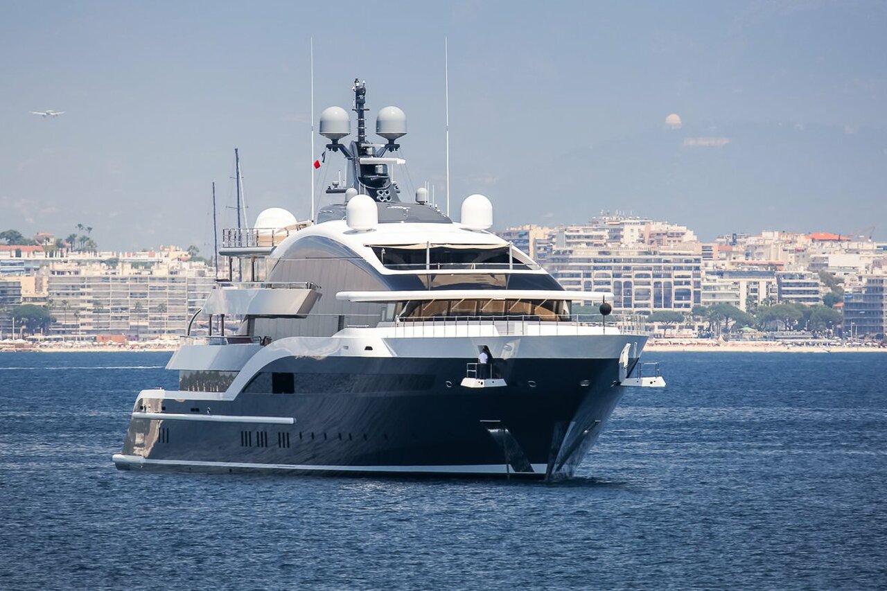 yacht Dar – 90m – Oceanco - Ziyad Al Manaseer