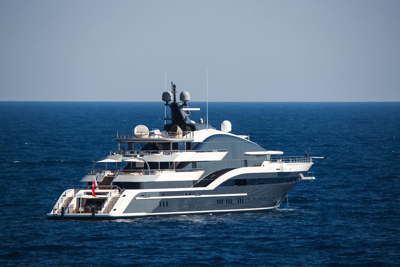 yacht Dar – 90m – Oceanco - Ziyad Al Manaseer