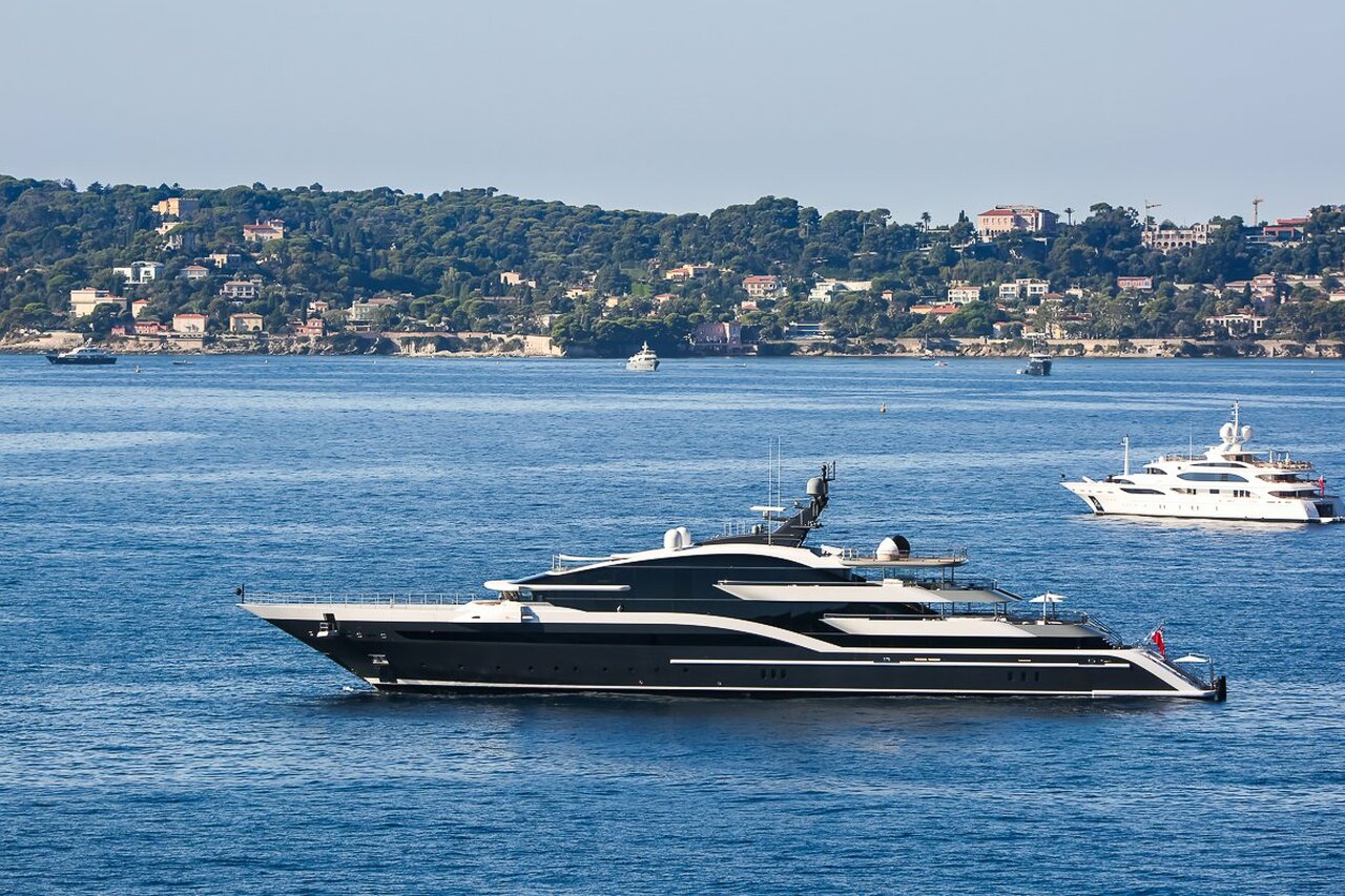 yacht Dar – 90m – Oceanco - Ziyad Al Manaseer