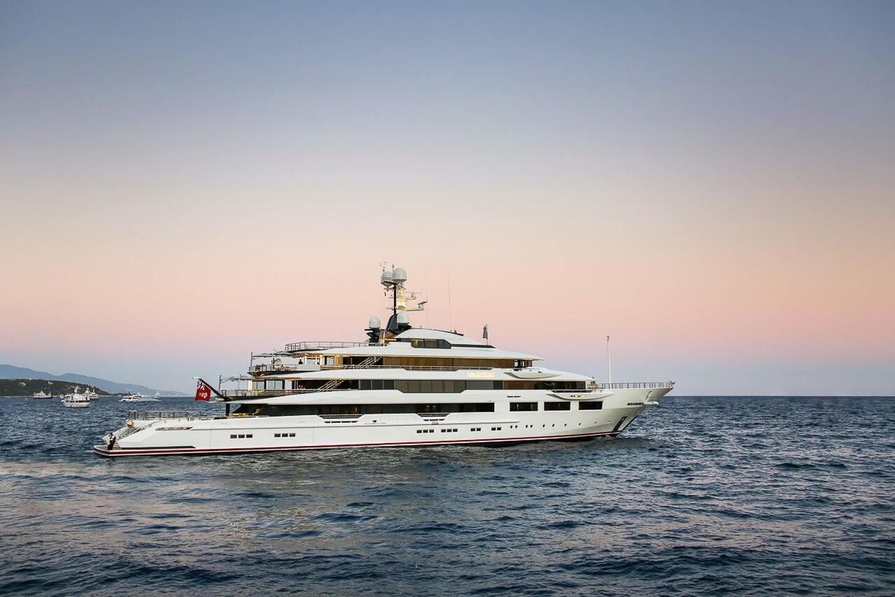 DREAMBOAT Yate - Oceanco - 2019 - Propietario Arthur Blank