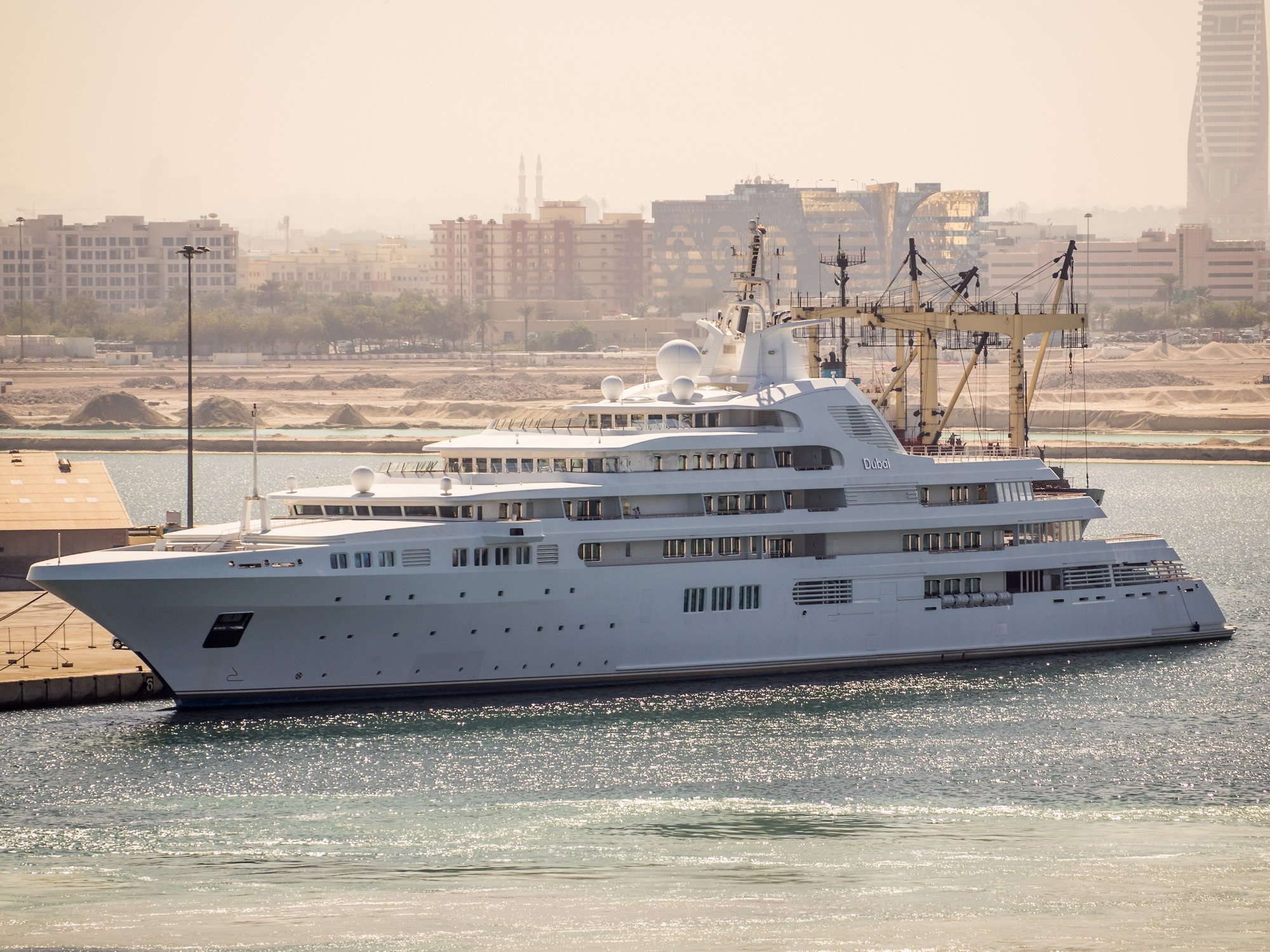 DUBAI Yacht - Le superyacht de 500 millions de dollars du Sheikh Mohmmed - Platinum Yachts  - 2006