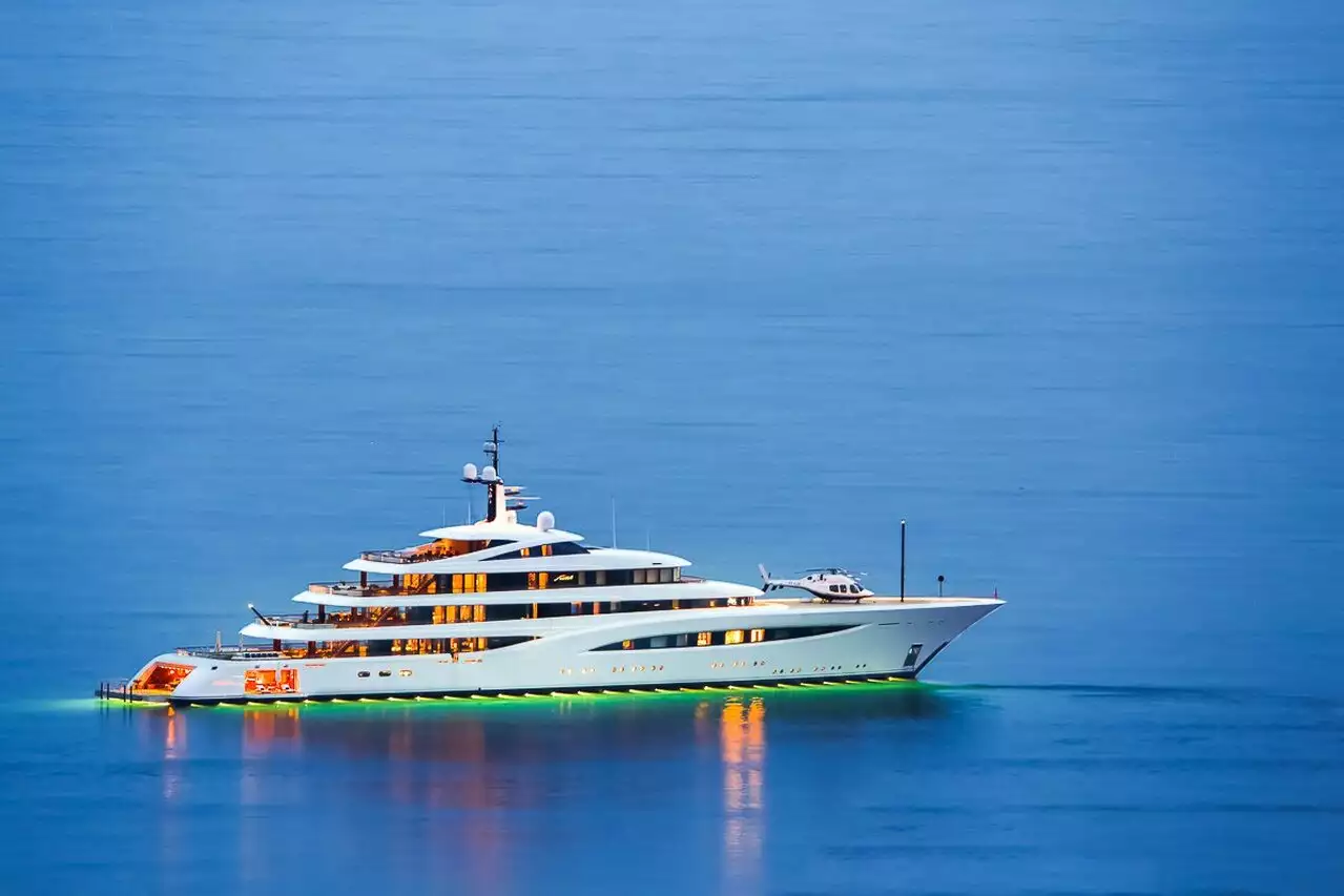 SOPHIA Yacht • (ex FAITH) • Feadship • 2017 • Proprietario Michael Latifi. È stata costruita per Lawrence Stroll