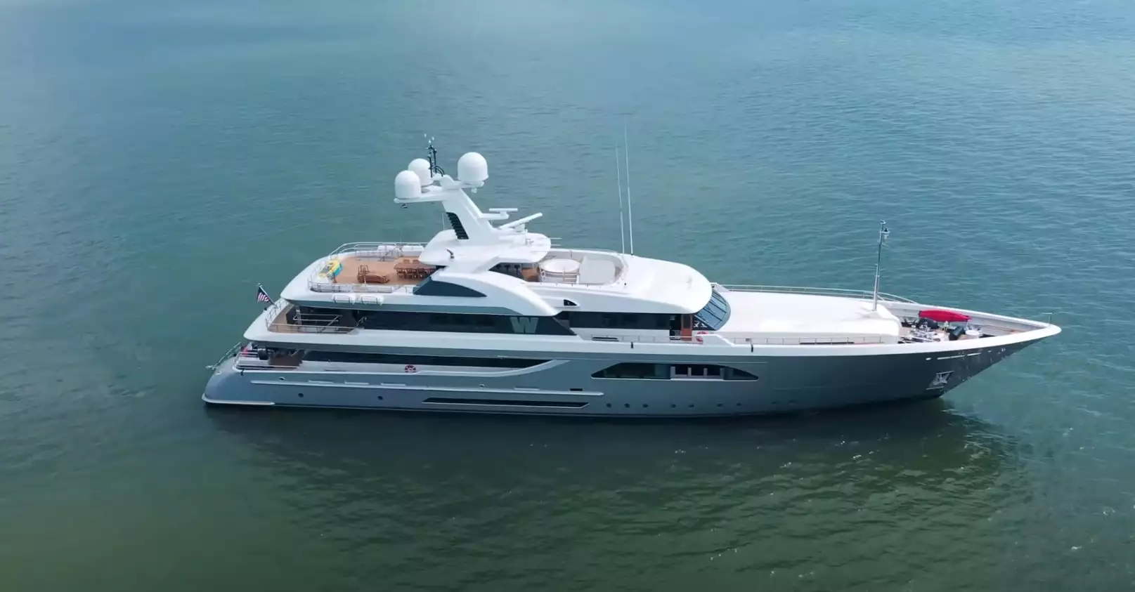 W Yacht • Feadship • 2013 • Proprietario David MacNeil