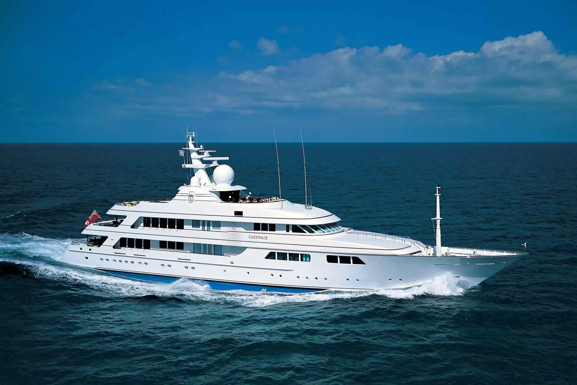 يخت FLAG • Feadship • 2000 • المالك تومي هيلفيغر