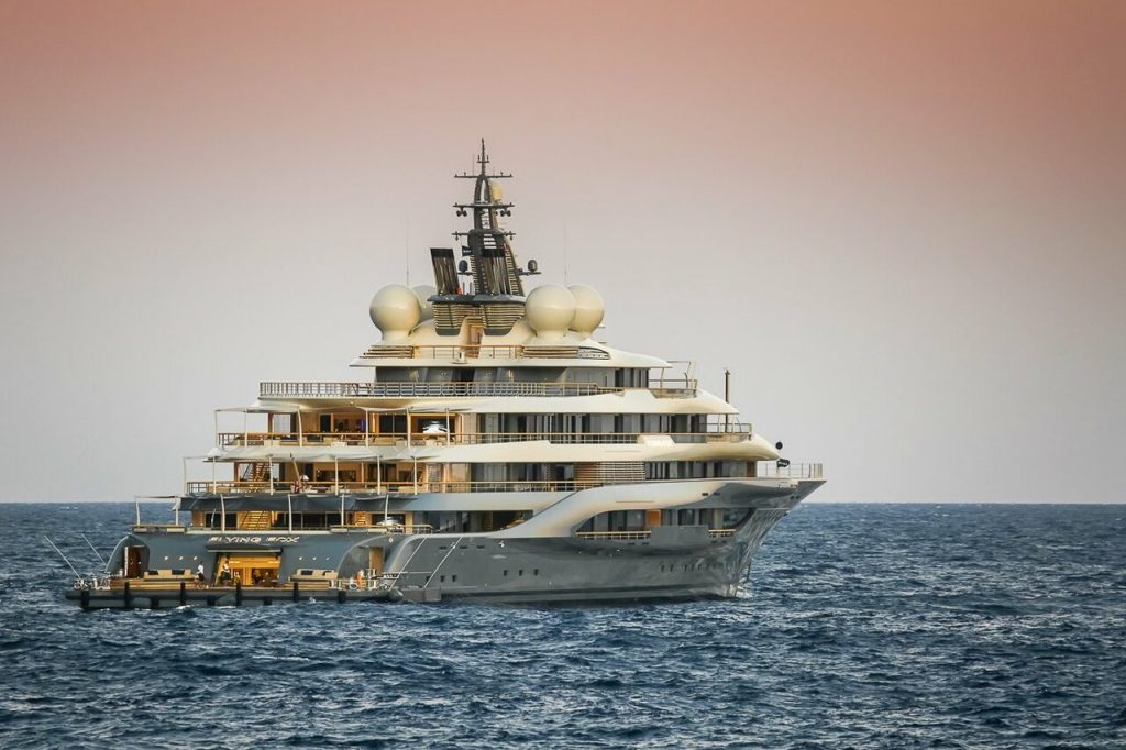 FLYING FOX Yacht • Lurssen • 2019 • Sahibi Dmitry Kamenshchik