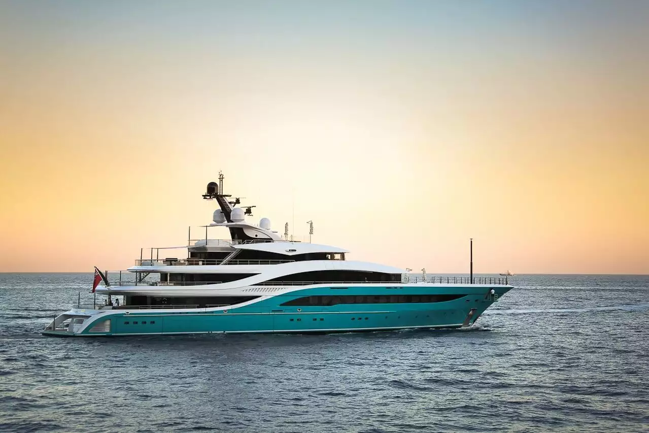 Yacht GO – 77m – Türkis