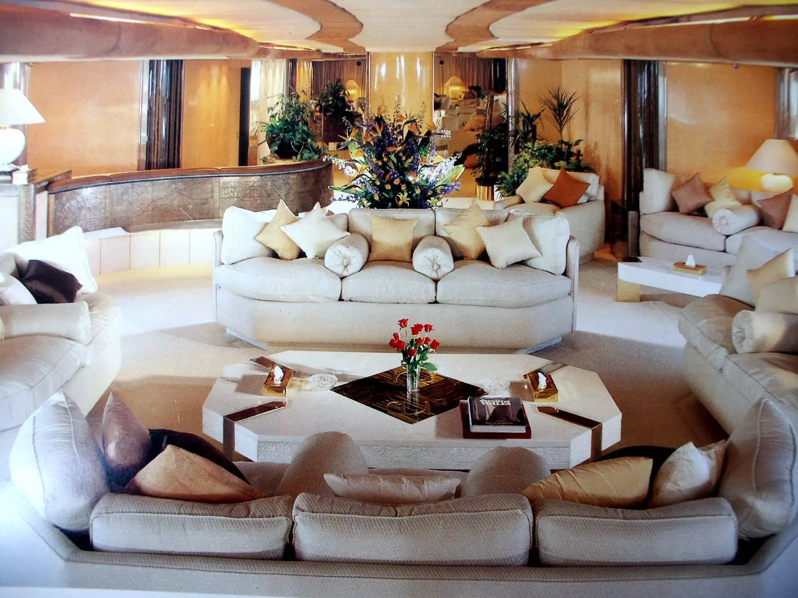 Intérieur du yacht Kingdom 5KR