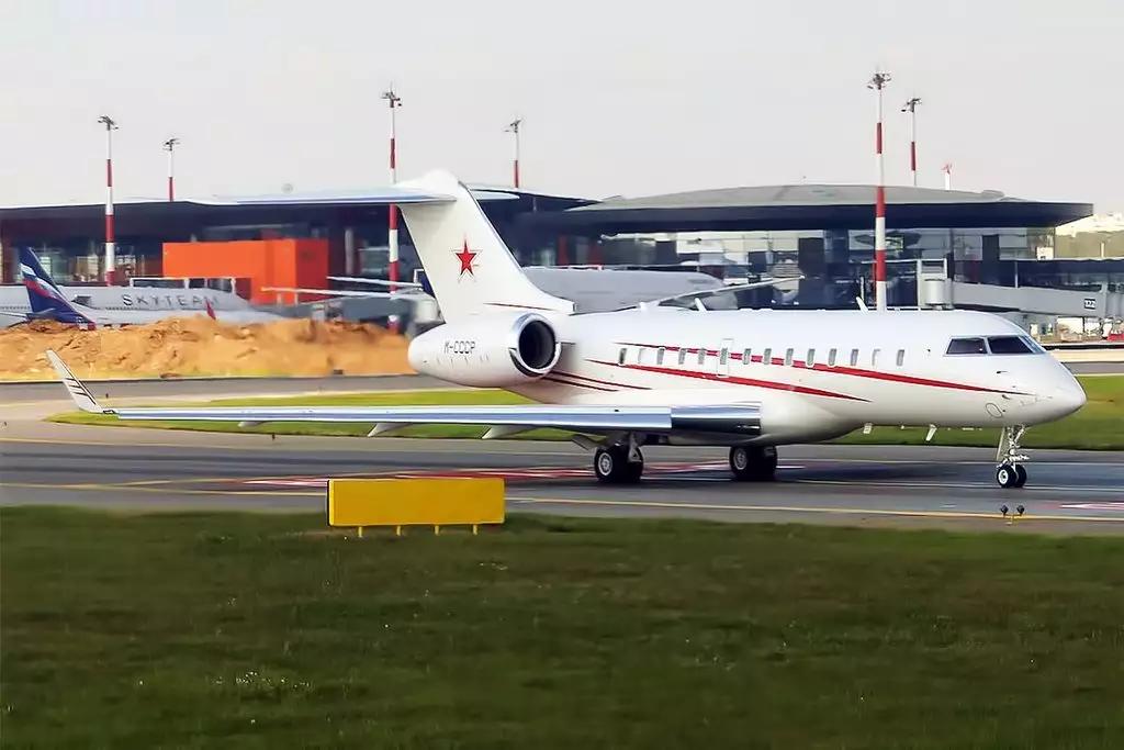 M-CCCP Bombardier Global 5000 Олег Бурлаков