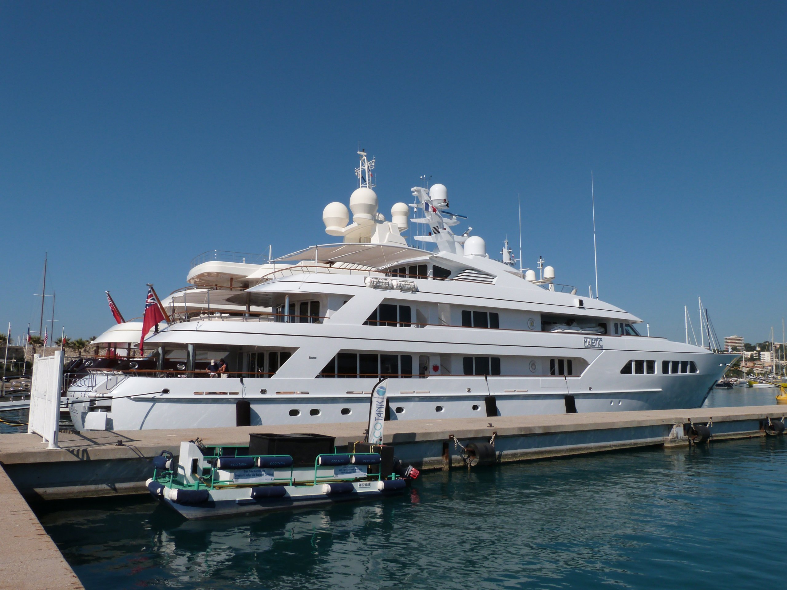 MAJESTIC Yacht • Feadship • 2007 • Propriétaire Bruce Sherman