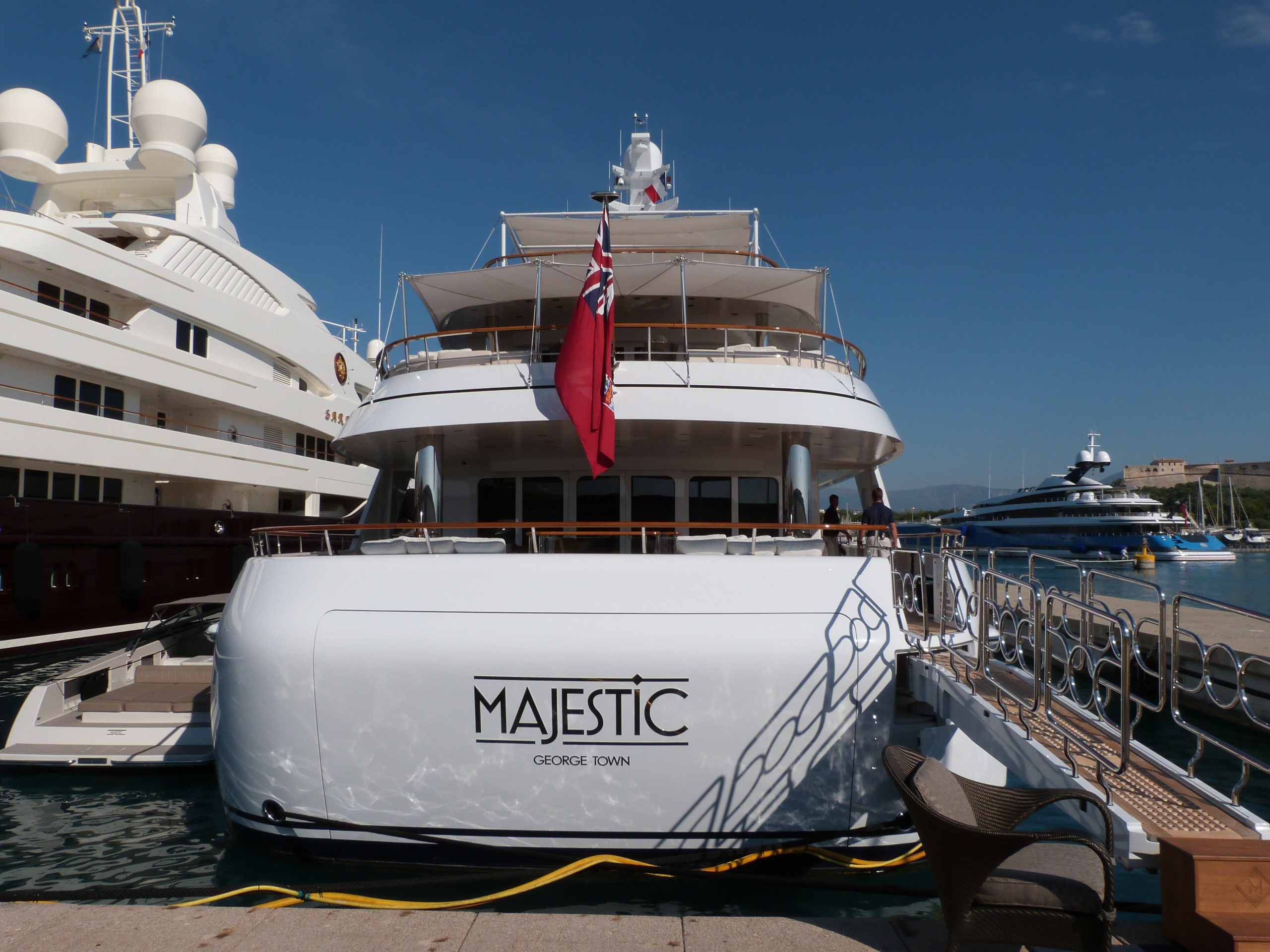 Yate MAJESTIC • Feadship • 2007 • Propietario Bruce Sherman