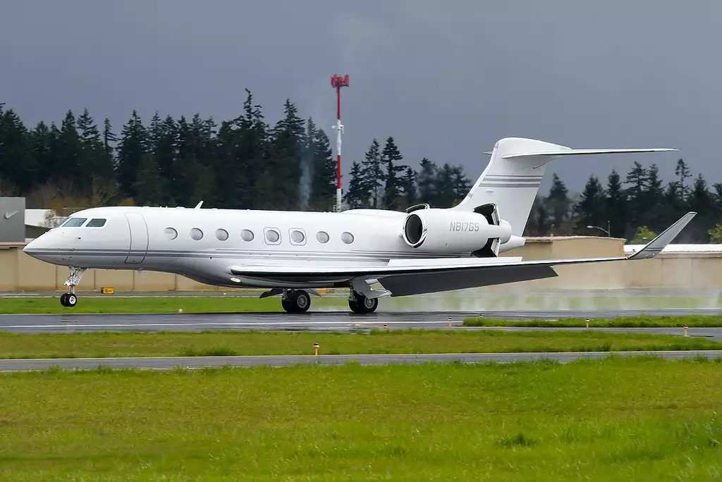 N817GS غلف ستريم G650 لاري إليسون طائرة خاصة