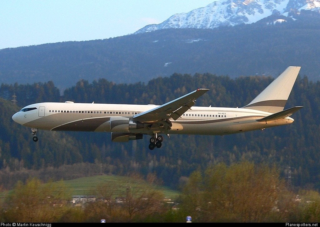 Boeing 767 P4-MES Roman Abramowitsch