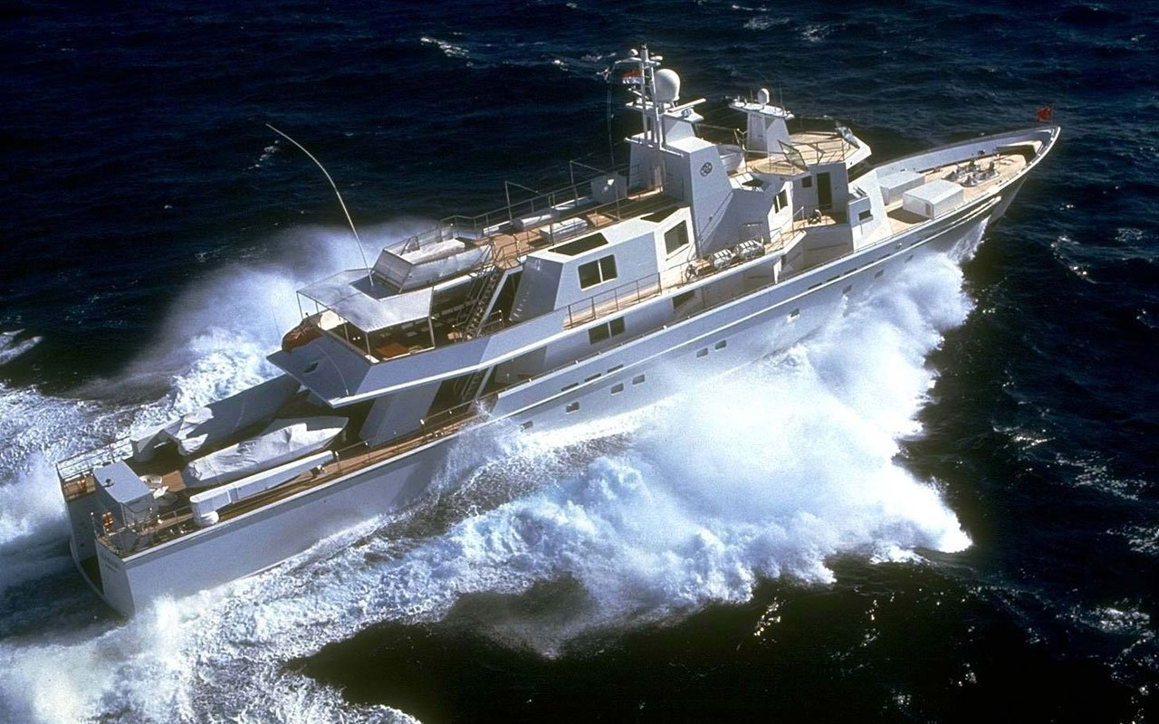 Ronin-Yacht