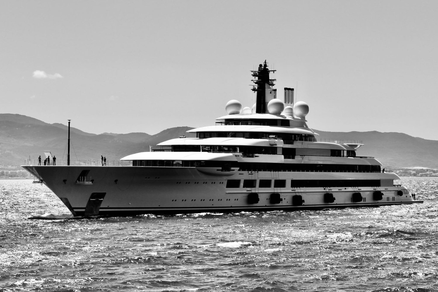yacht worth 1 billion