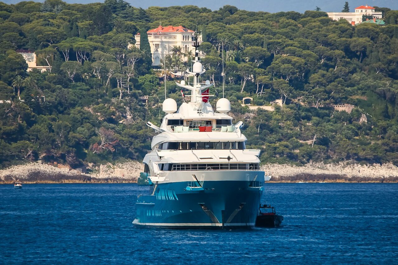 SUNRAYS Yacht • Oceanco • 2010 • Proprietario Ravi Ruia