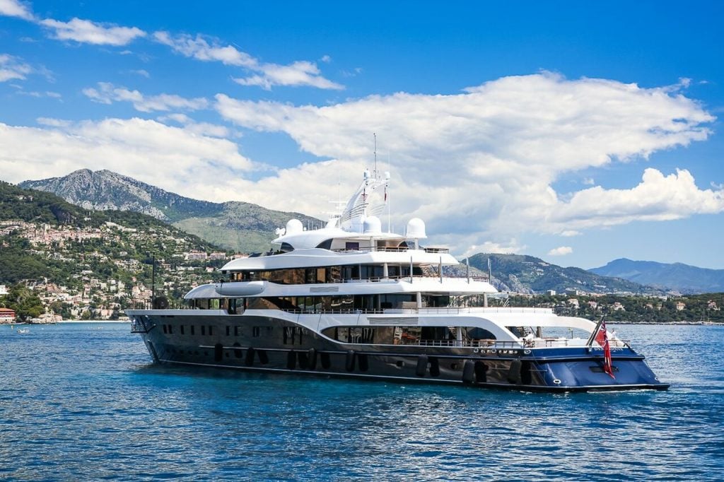 super yacht di bernard arnault