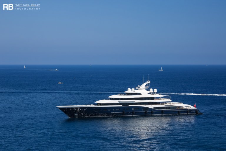 Inside Bernard Arnault's $150,000,000 SYMPHONY Yacht ...