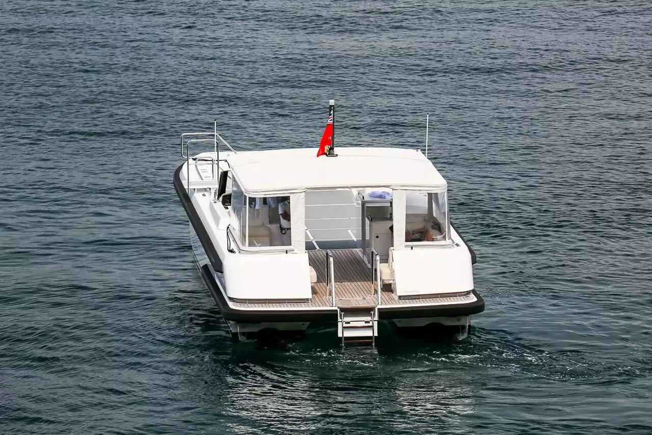 Yacht Tender To Rising Sun (Rising Sun Cat) – 10,68m – Tender Compass