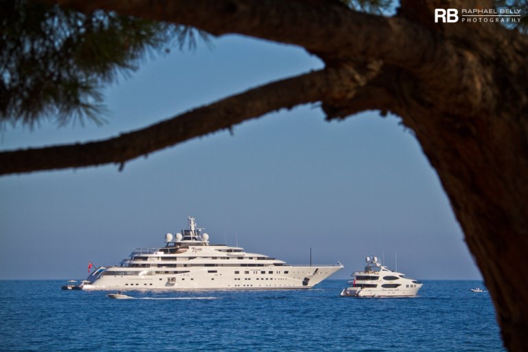 SHEIKH MANSOUR BIN ZAYED AL NAHYAN • Net Worth 38 billion • Palace • Yacht • Private Jet