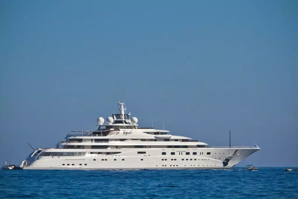 Yate A+ Topaz – 147m – Lurssen - Mansour al Nayhan