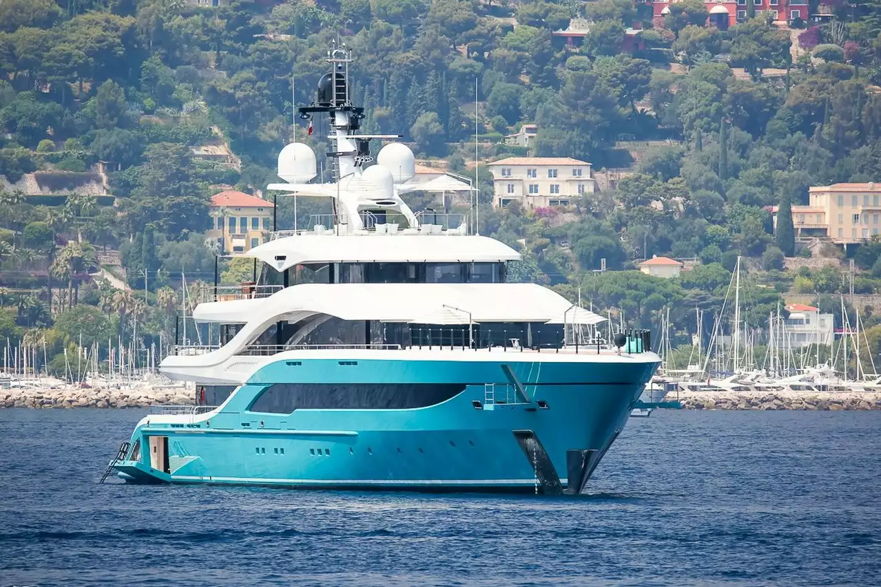 GO Yacht • Turquoise • 2018 • 77m • Propriétaire Hans Peter Wild