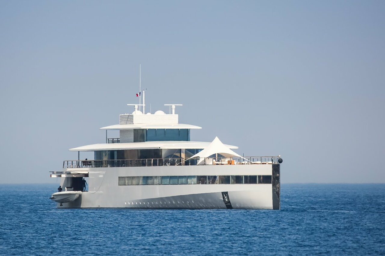 VENUS yat • Feadship • 2012 • sahibi Steve Jobs