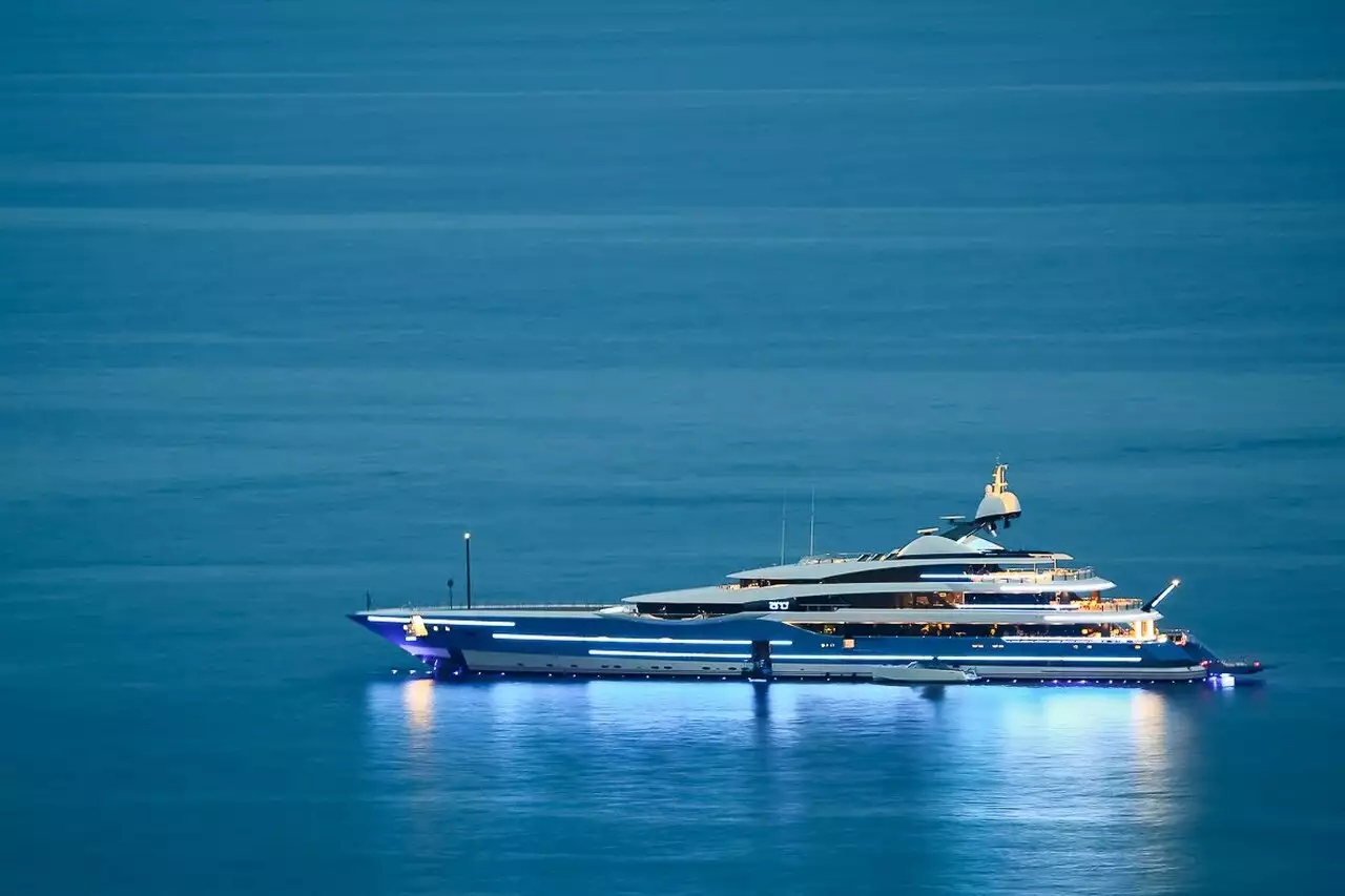 MADAME GU Yacht • Feadship • 2013 • Propriétaire Andrey Skoch