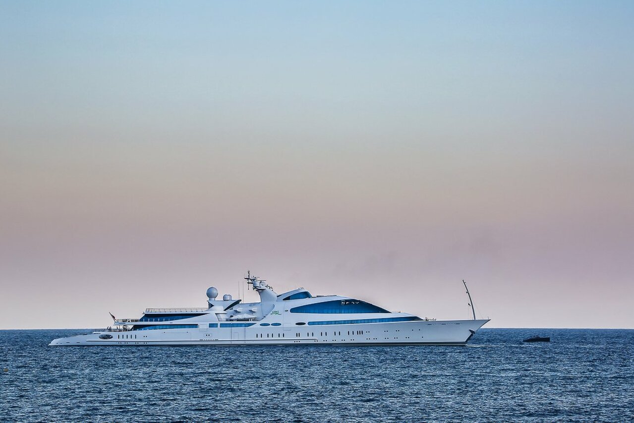 YAS Yacht • Koninklijke Schelde • 1981 • Eigenaar Sheikh Hamdan bin Zayed al Nahyan