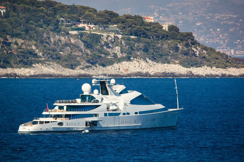 YAS Yacht • Koninklijke Schelde • 1981 • Propriétaire Sheikh Hamdan bin Zayed al Nahyan