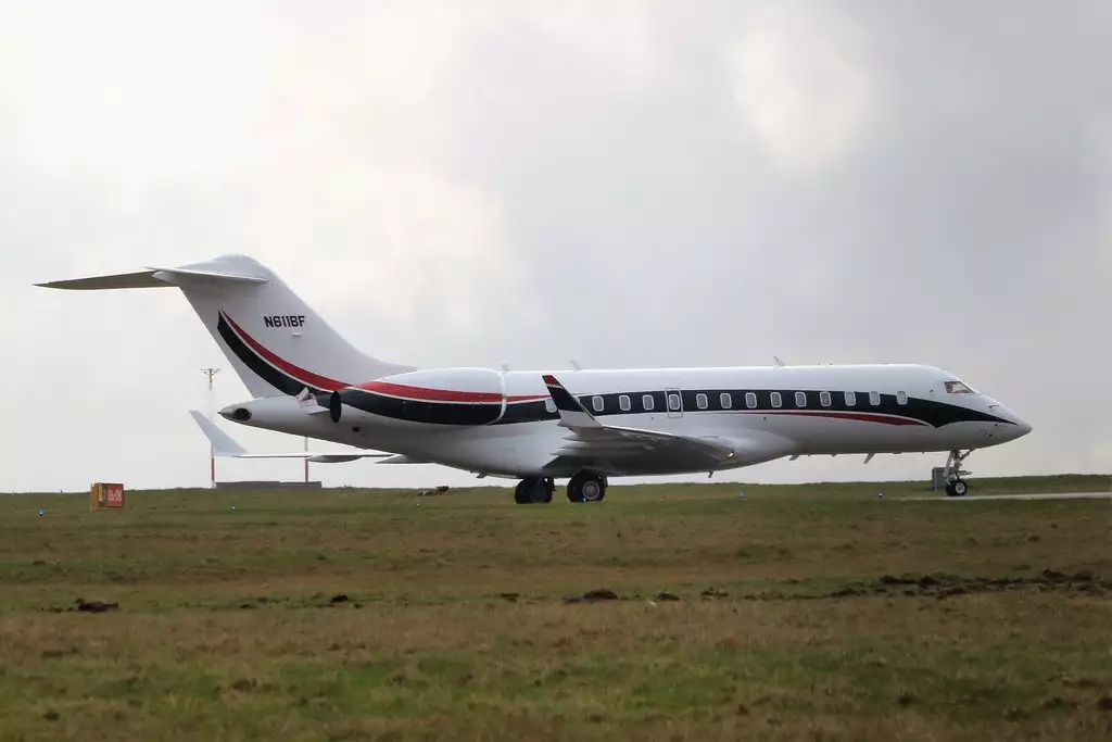 N611BF Bombardeiro Global 6000 Arthur Blank