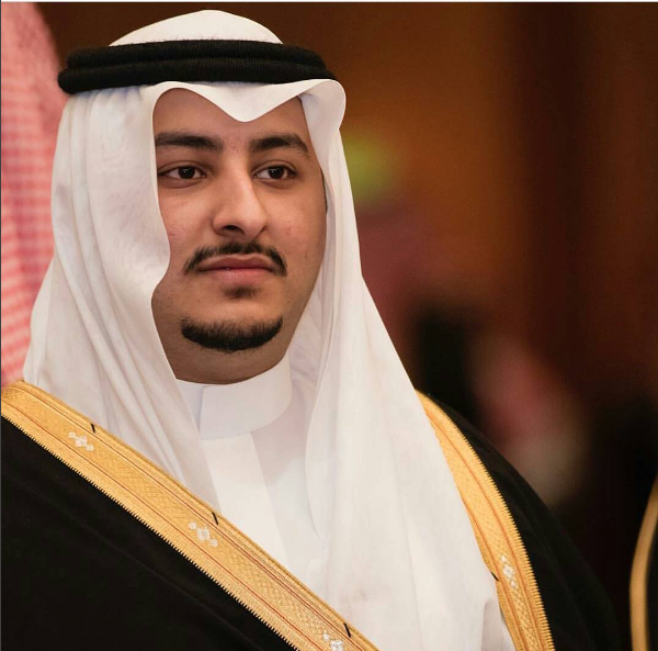 El Príncipe Abdul Aziz bin Fahd