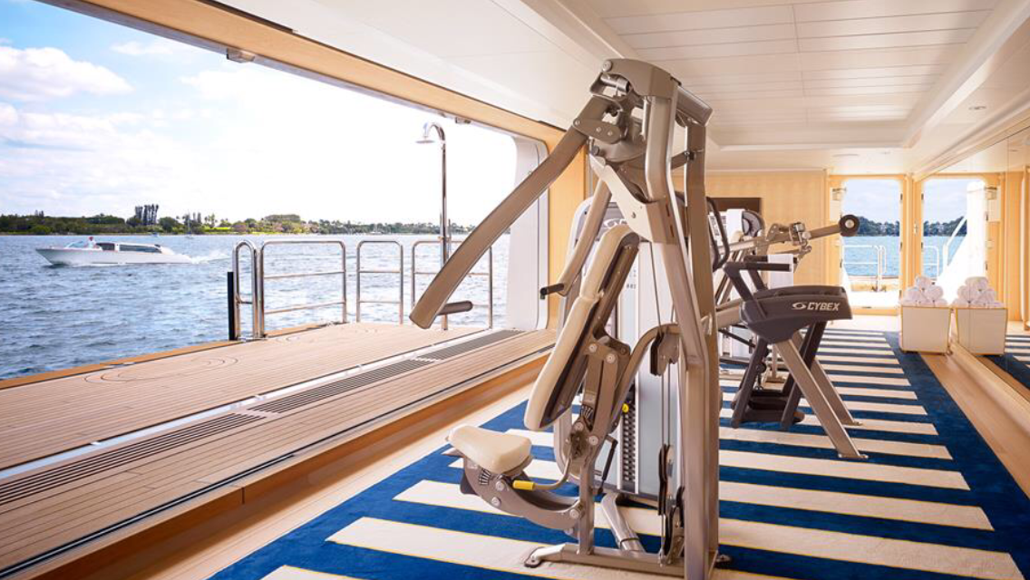 yacht Aquarius interior