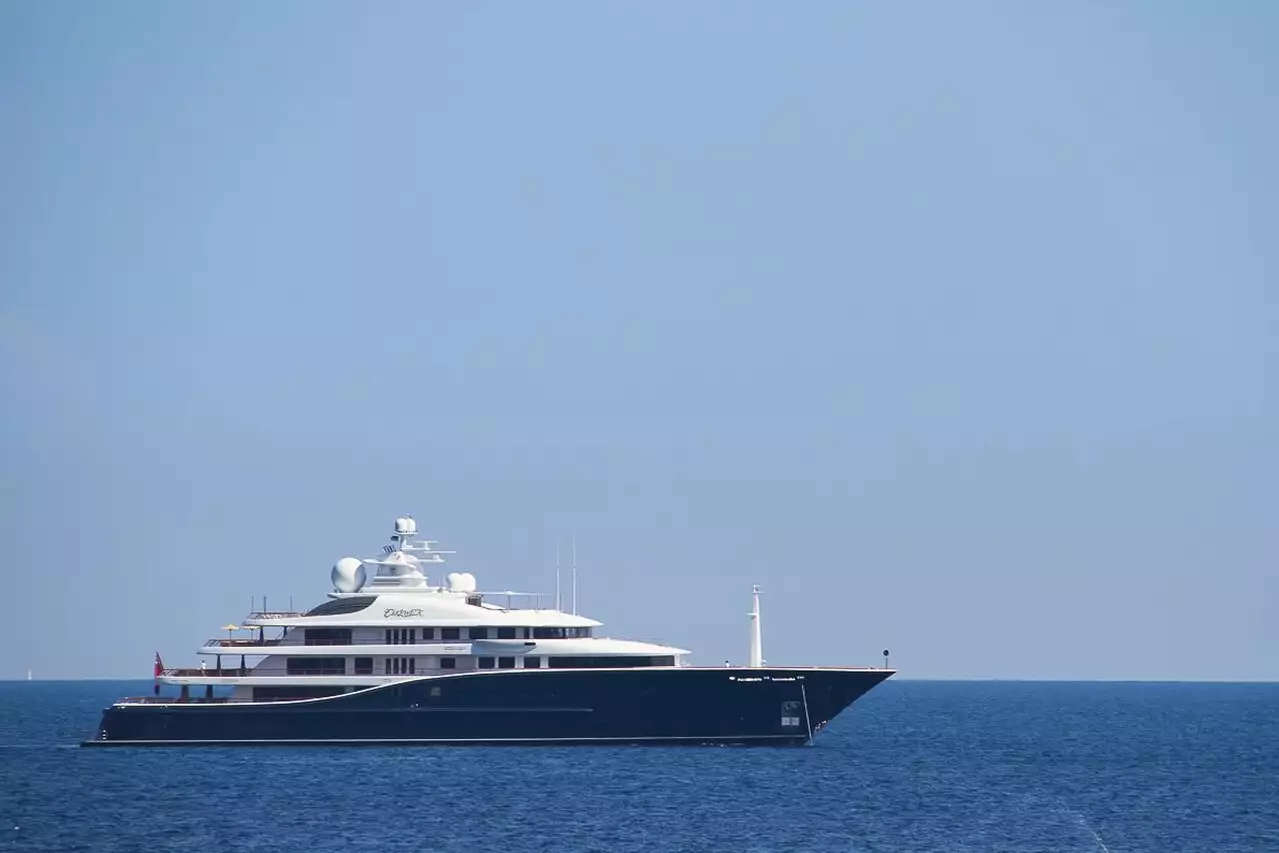 Yacht Aquila